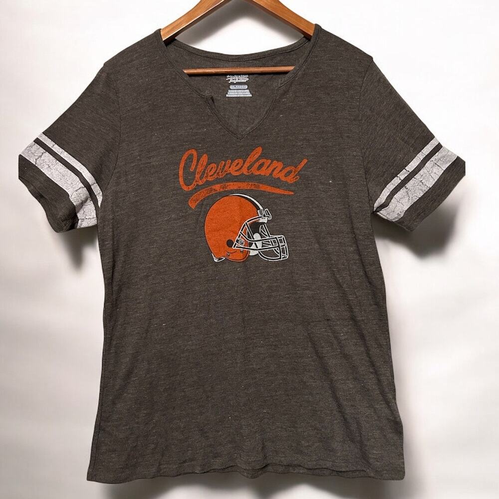 Cleveland‎ Browns T- Shirt Gray Short Sleeve Notched V Neck Casual Tee Size XXL